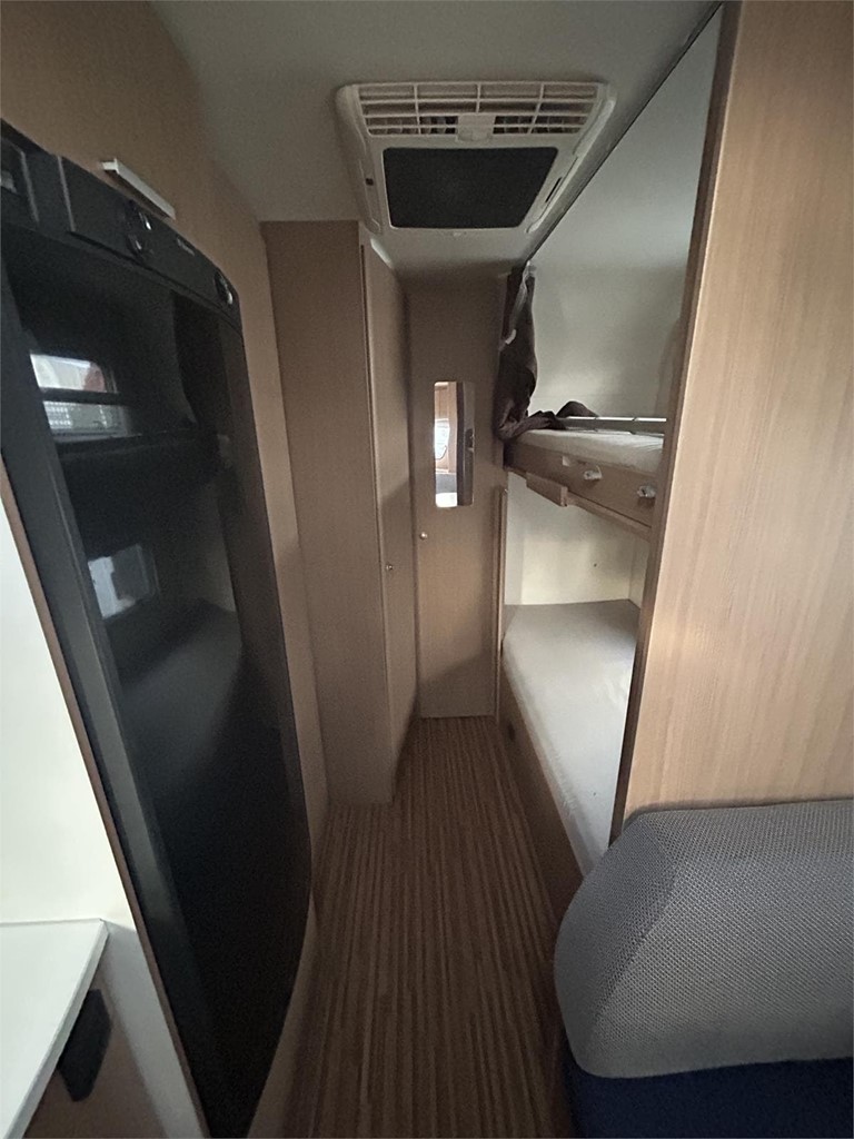 Foto 4 CARAVANA ADRIA AVIVA 495 LX-AIRE-NEVERA GRANDE 