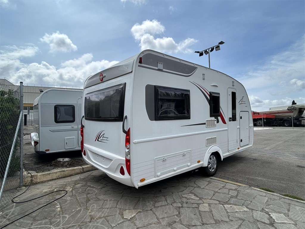 Foto 1 CARAVANA BURSTNER AVERSO PLUS 440TK-AIRE ACONDICIONADO-MOVER- 