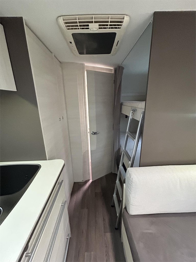 Foto 7  CARAVANA CARAVELAIR STYLE 496-AIRE-MOVER-TOLDO FIAMMA