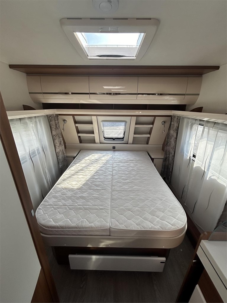 Foto 6 CARAVANA HOBBY 540 UFF EXCELLENT-CAMA EN ISLA-AIRE-MOVER-TOLDO 