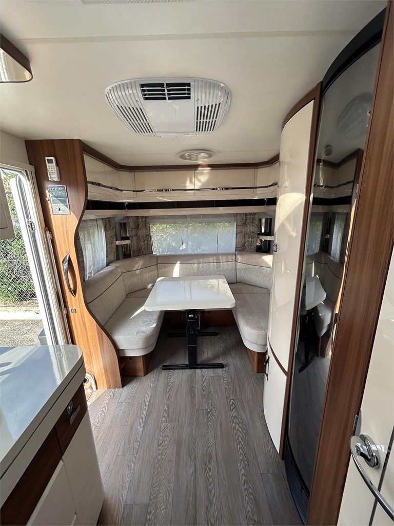 Foto 9 CARAVANA HOBBY 540 UFF EXCELLENT-CAMA EN ISLA-AIRE-MOVER-TOLDO 