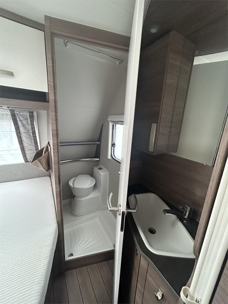 Foto 6   CARAVANA KNAUS SPORT 540 FDK SILVER SELECTION -AIRE-MOVER-NEVERA GRANDE-TOLD THULE 